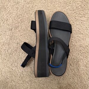 Never worn Rothy's sandals